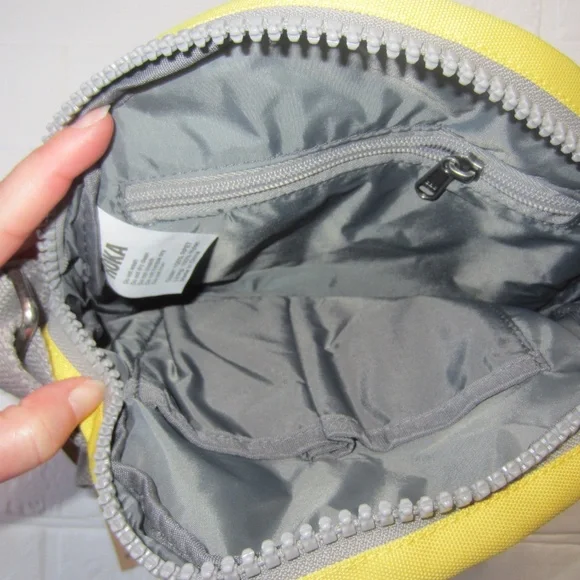 NWT ROKA PADDINGTON CROSSBODY BAG IN CUSTARD - Size Small/medium - Picture 6 of 6